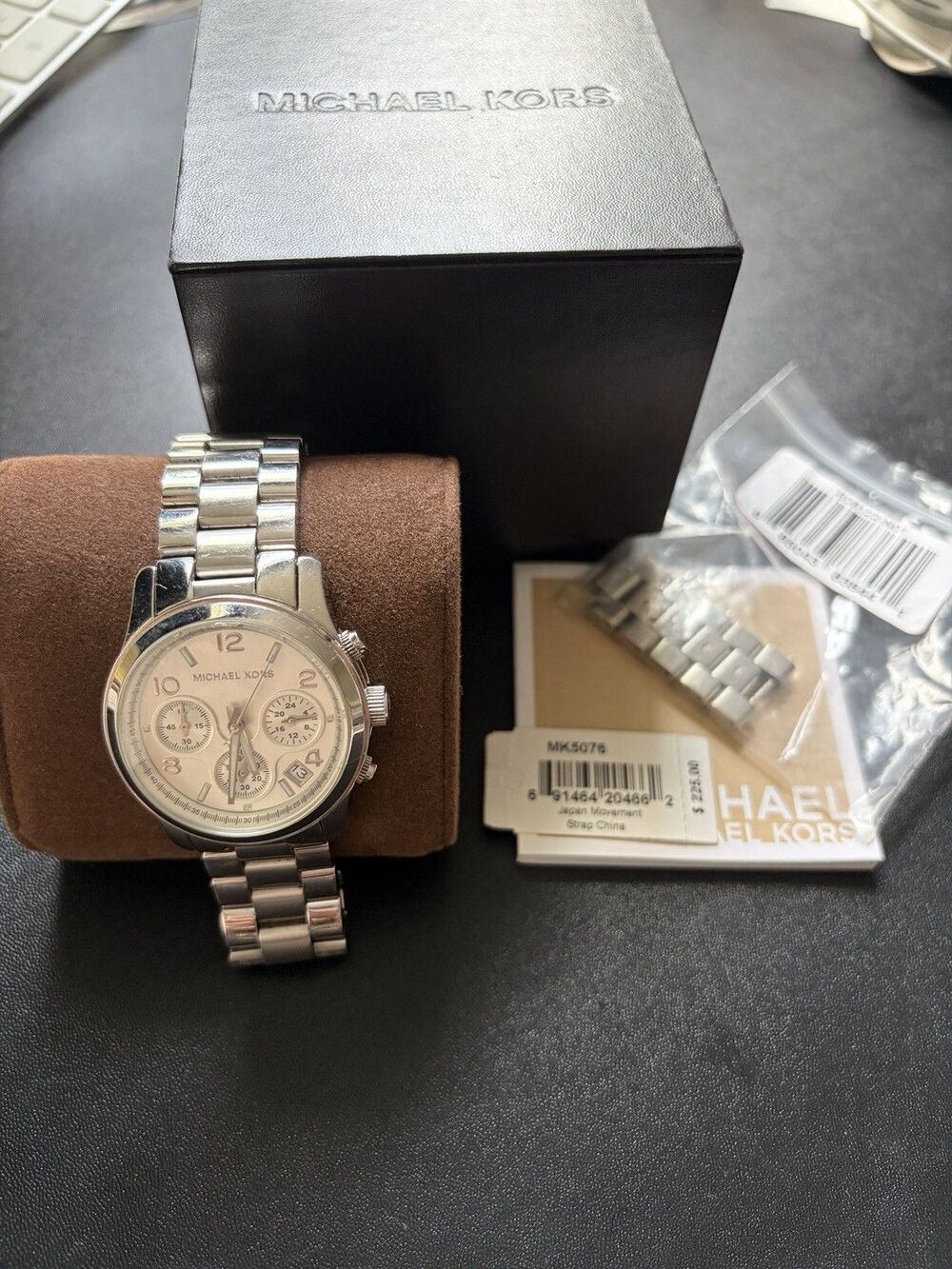 Michael Kors MK5076 Runway Silver Chronograph Watch Box Extra Links Untested